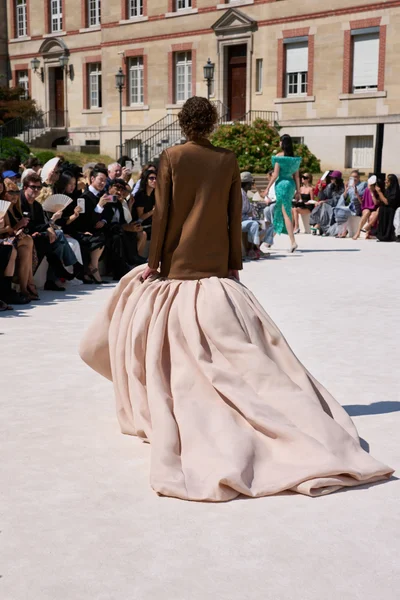 Look 70